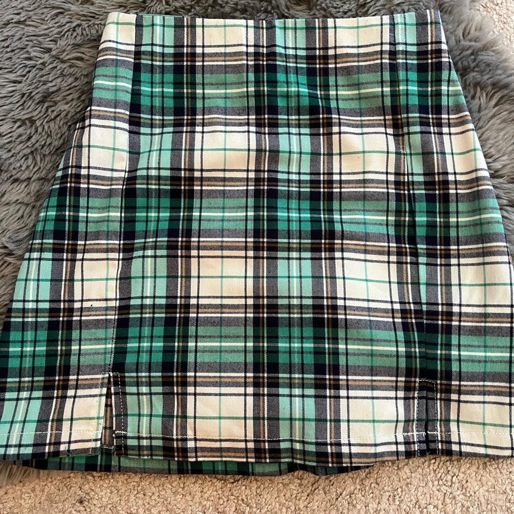 brandy melville mini skirt